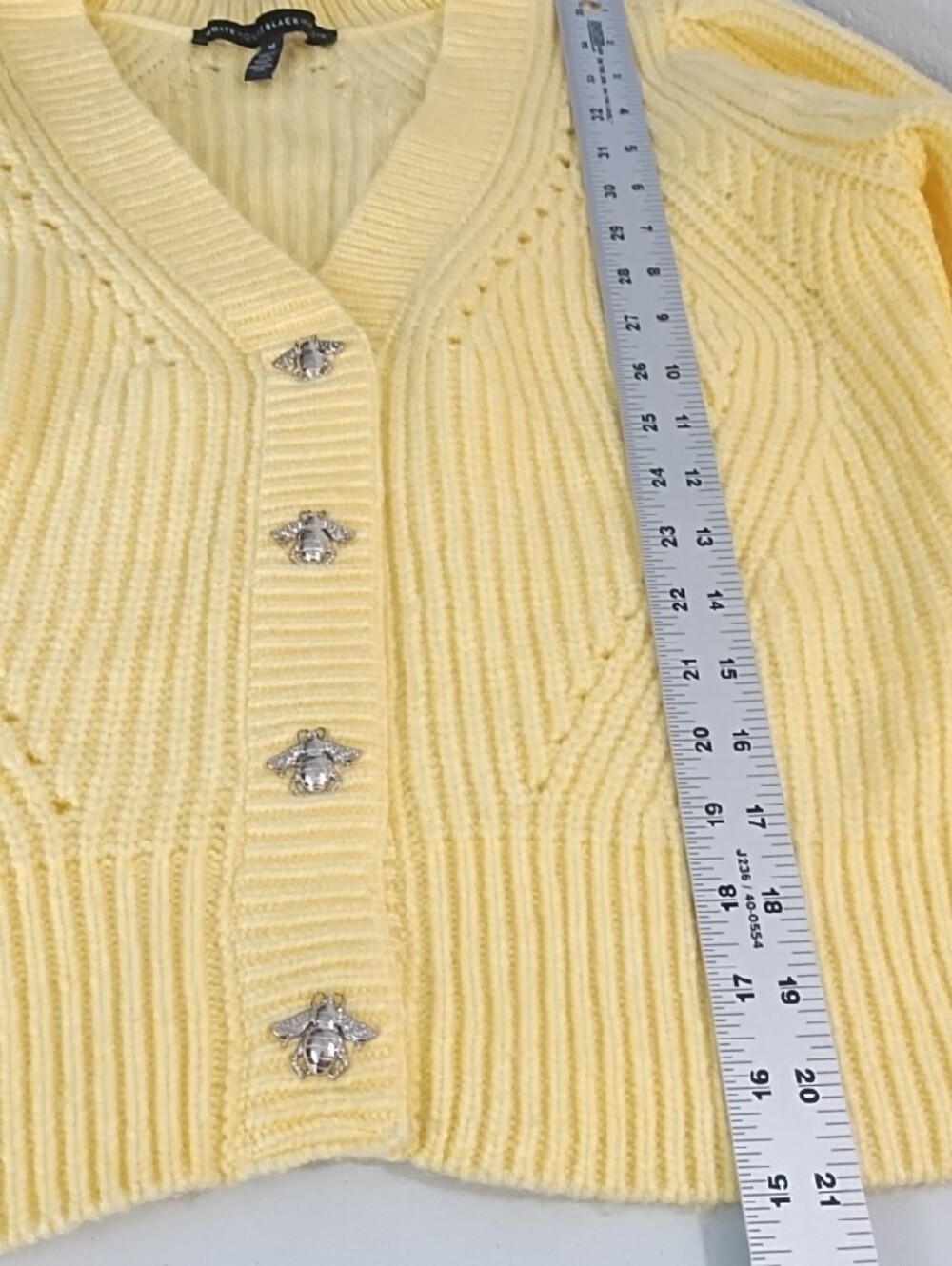 🐝Soft Yellow V‑Neck Honry Bee Button Cardigan Sweater Size Medium🐝 - Picture 6 of 10